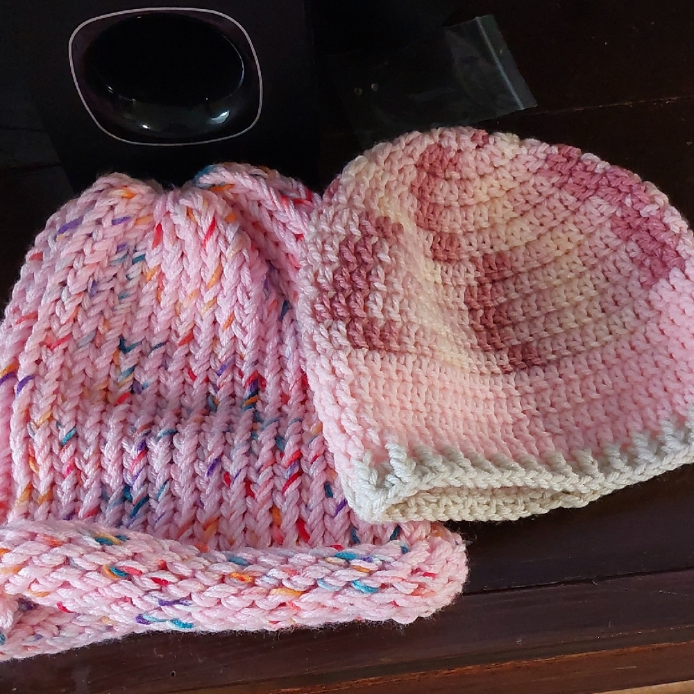Cozy Pink and Cream Knit Handmade Beanie Set. NWOT HANDMADE